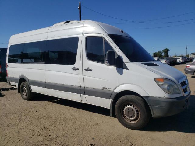 WDWPE845285240960 - 2008 DODGE SPRINTER 2500 WHITE photo 4