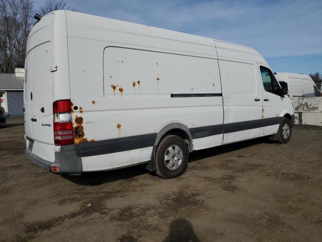 WD3PE8DC0E5874520 - 2014 MERCEDES-BENZ SPRINTER 2500 WHITE photo 3