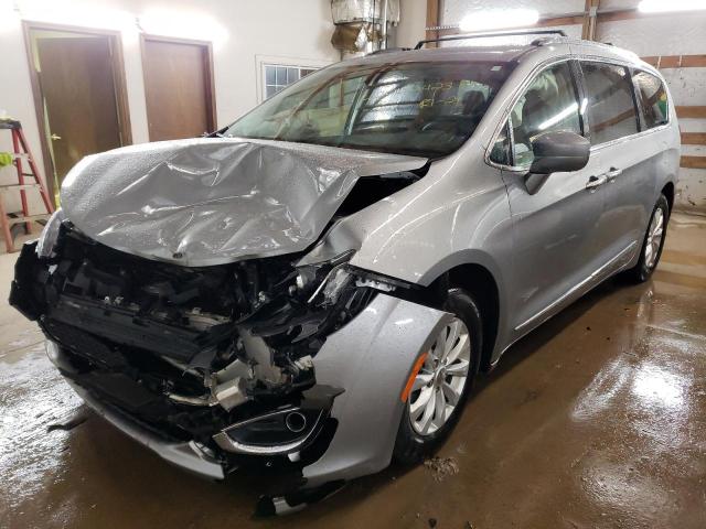 2C4RC1EG6JR315547 - 2018 CHRYSLER PACIFICA TOURING L PLUS GRAY photo 1