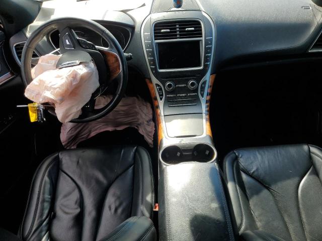 2LMPJ6LP4HBL49681 - 2017 LINCOLN MKX RESERVE أسود صورة 8