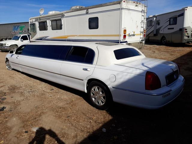 2L1FL8JWXAX752839 - 2010 LINCOLN TOWN CAR EXECUTIVE Weiß Foto 2