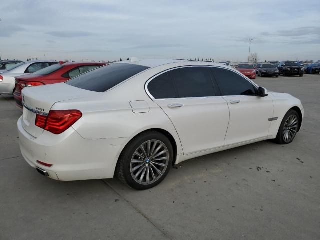 WBAKA4C58CDS99087 - 2012 BMW 740 I WHITE photo 3