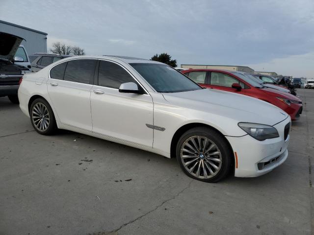 WBAKA4C58CDS99087 - 2012 BMW 740 I WHITE photo 4