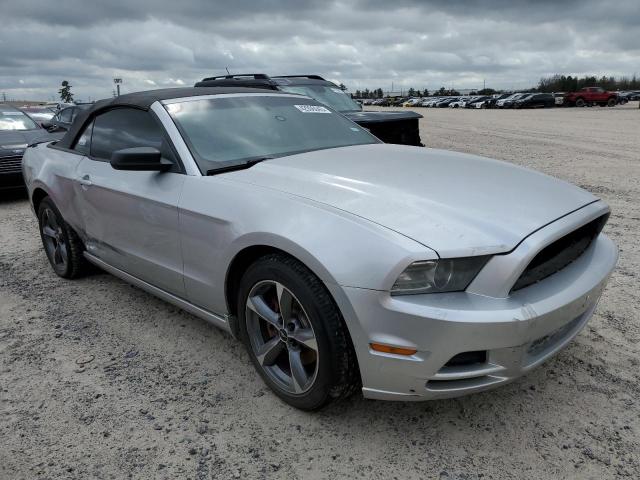 1ZVBP8EM0D5217083 - 2013 FORD MUSTANG SILVER photo 4