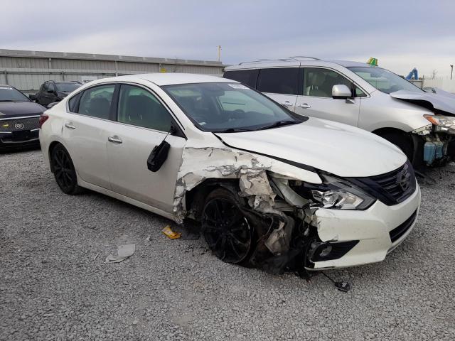 1N4AL3AP0JC279769 - 2018 NISSAN ALTIMA 2.5 WHITE photo 4