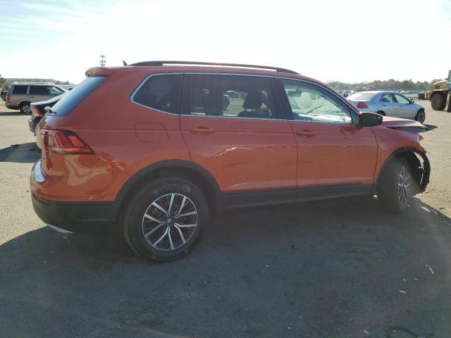 3VV2B7AX7KM134819 - 2019 VOLKSWAGEN TIGUAN SE ORANGE photo 3