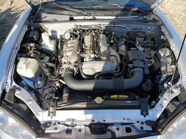 JM1NB353X10208019 - 2001 MAZDA MX-5 MIATA BASE SILVER photo 11