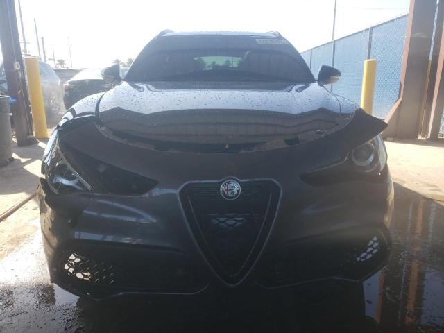 ZASPAKBN2M7D15208 - 2021 ALFA ROMEO STELVIO TI GRAY photo 5