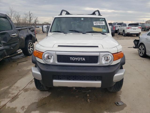 JTEBU4BF4EK182900 - 2014 TOYOTA FJ CRUISER WHITE photo 5