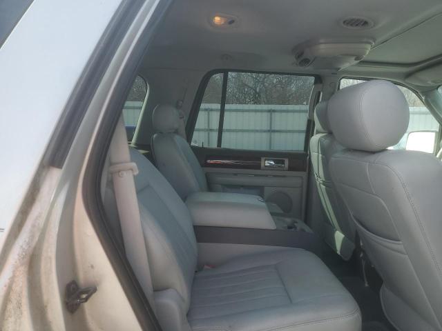 5LMFU28RX4LJ21130 - 2004 LINCOLN NAVIGATOR ვერცხლისფერი ფოტო 11