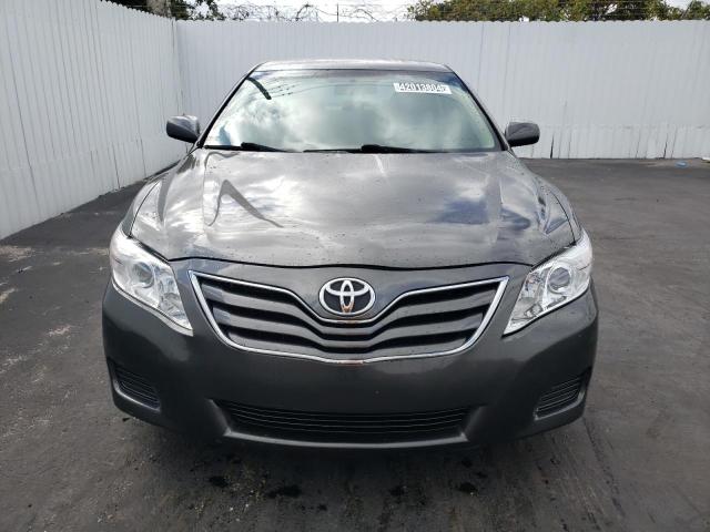 4T1BF3EK0AU088296 - 2010 TOYOTA CAMRY BASE GRAY photo 5