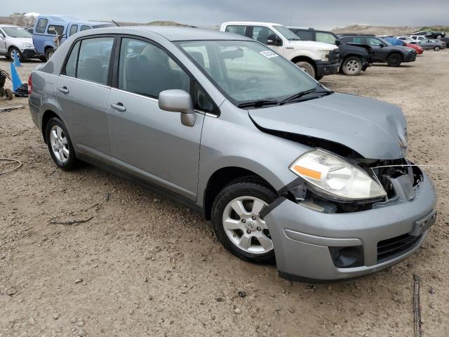 3N1BC11EX8L366811 - 2008 NISSAN VERSA S SILVER photo 4