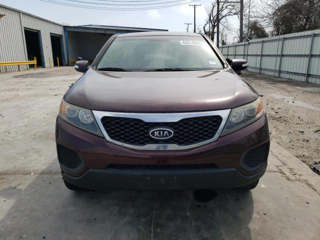 5XYKT3A16CG302027 - 2012 KIA SORENTO BASE MAROON photo 5