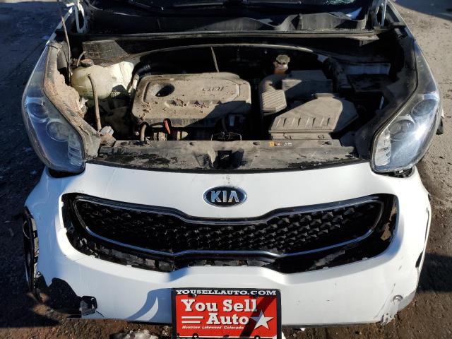 KNDPMCAC9H7274698 - 2017 KIA SPORTAGE LX WHITE photo 11