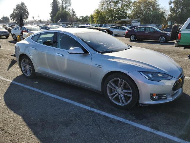 5YJSA1H10EFP36499 - 2014 TESLA MODEL S Արծաթագույն լուսանկար 4
