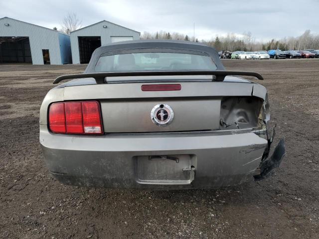 1ZVFT84N055221580 - 2005 FORD MUSTANG GRAY photo 6