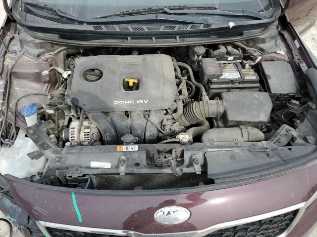 3KPFK4A77JE228271 - 2018 KIA FORTE LX BURGUNDY photo 11