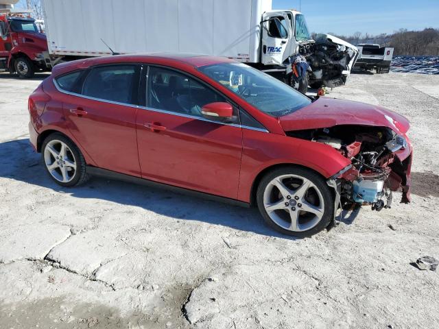 1FAHP3N22CL323713 - 2012 FORD FOCUS TITANIUM RED photo 4