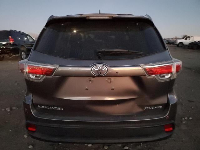 5TDJKRFH9GS258556 - 2016 TOYOTA HIGHLANDER XLE GRAY photo 6
