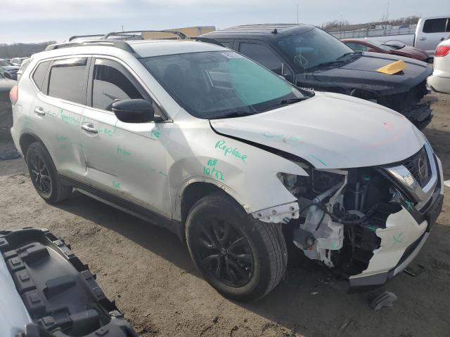 5N1AT2MVXHC828155 - 2017 NISSAN ROGUE SV WHITE photo 4