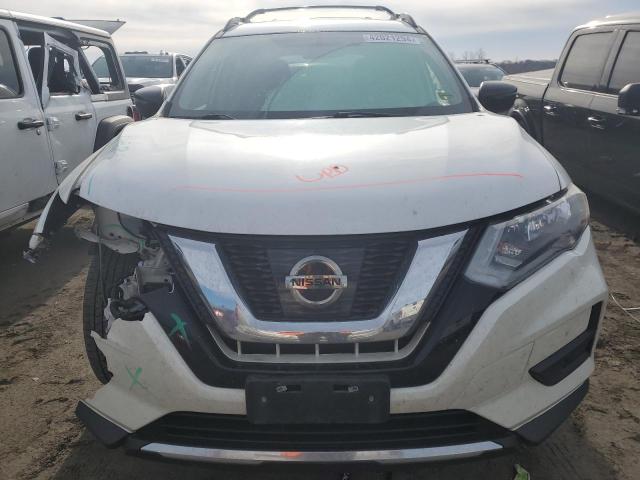 5N1AT2MVXHC828155 - 2017 NISSAN ROGUE SV WHITE photo 5