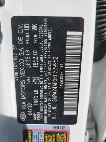 3KPA24AB3KE229952 - 2019 KIA RIO S WHITE photo 12