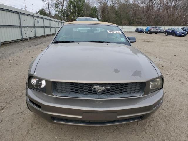 1ZVFT84N055208814 - 2005 FORD MUSTANG TAN photo 5