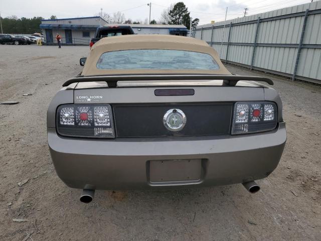 1ZVFT84N055208814 - 2005 FORD MUSTANG TAN photo 6