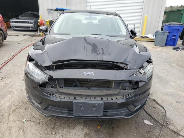 3FA6P0H70HR207884 - 2017 FORD FUSION SE BLACK photo 5