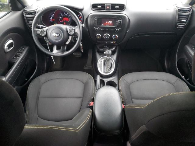 KNDJP3A52F7786069 - 2015 KIA SOUL + GREEN photo 8