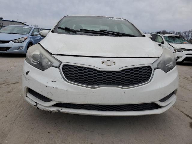 KNAFX4A60E5060576 - 2014 KIA FORTE LX WHITE photo 5