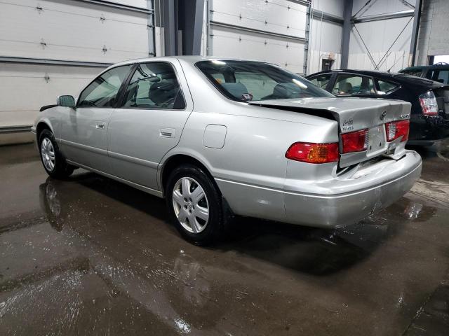 JT2BG22K9Y0471874 - 2000 TOYOTA CAMRY CE SILVER photo 2