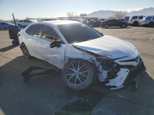 4T1G11AK3RU873292 - 2024 TOYOTA CAMRY SE NIGHT SHADE WHITE photo 4