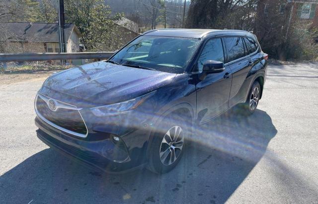 5TDGZRBH6MS540709 - 2021 TOYOTA HIGHLANDER XLE BLUE photo 2