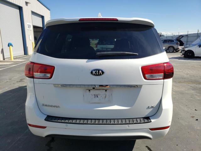 KNDMB5C11G6178942 - 2016 KIA SEDONA LX WHITE photo 6