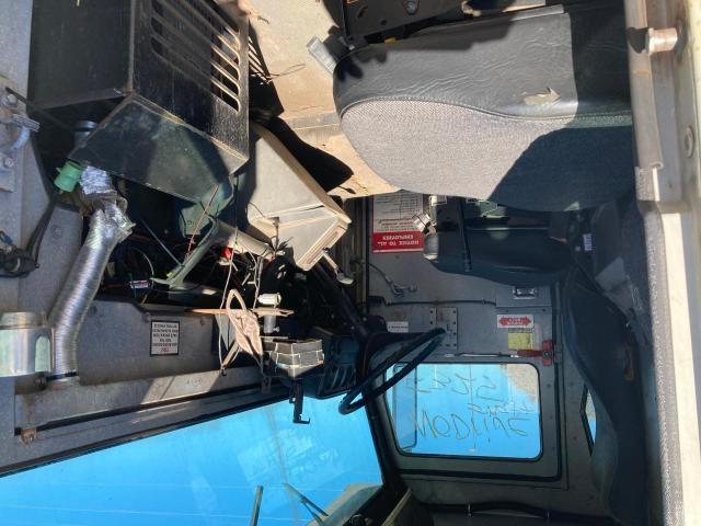 4UZAAWBW92CJ28787 - 2002 FREIGHTLINER CHASSIS FS65 WHITE photo 7