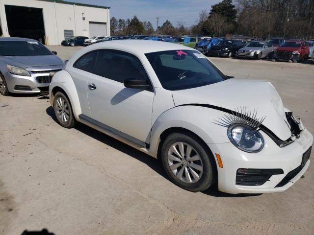 3VWFD7AT3JM701160 - 2018 VOLKSWAGEN BEETLE S WHITE photo 4