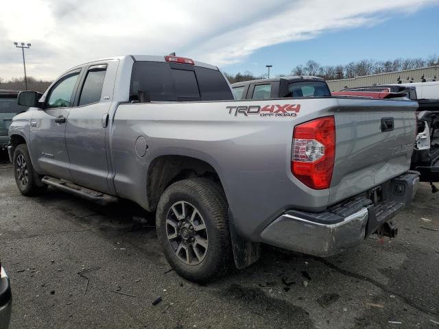 5TFUY5F16LX885338 - 2020 TOYOTA TUNDRA DOUBLE CAB SR/SR5 SILVER photo 2