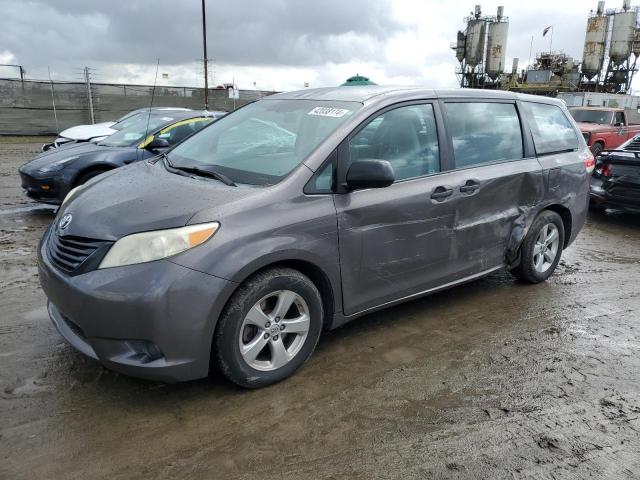 2013 TOYOTA SIENNA, 