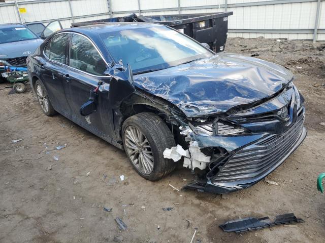 4T1B11HK2JU535791 - 2018 TOYOTA CAMRY L BLUE photo 4