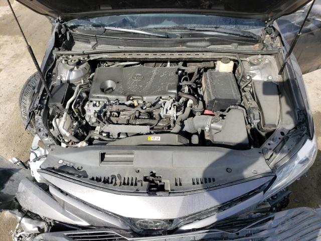 4T1B11HK4JU050746 - 2018 TOYOTA CAMRY L GRAY photo 11