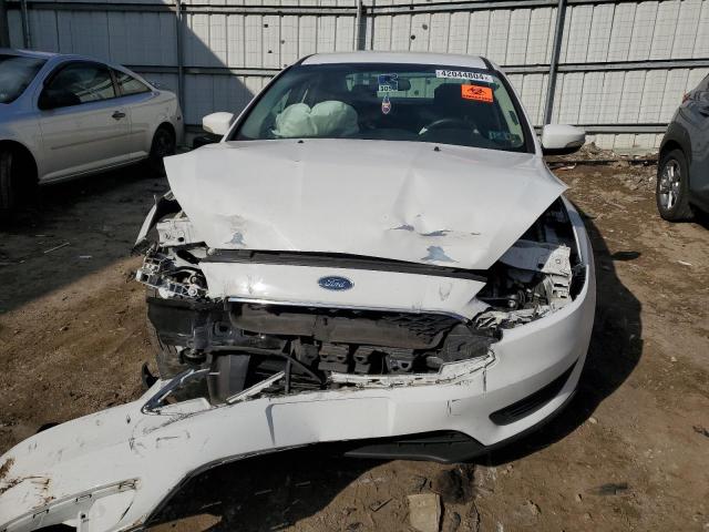 1FADP3F20HL243430 - 2017 FORD FOCUS SE WHITE photo 5