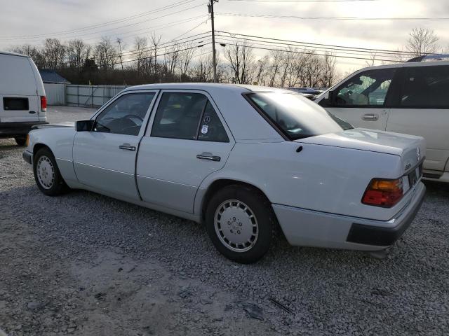 WDBEA26D0LB265842 - 1990 MERCEDES-BENZ 300 E 2.6 WHITE photo 2