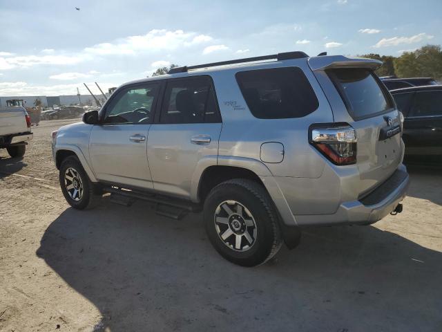 JTEPU5JR1M5922343 - 2021 TOYOTA 4RUNNER SR5/SR5 PREMIUM 银色 照片 2