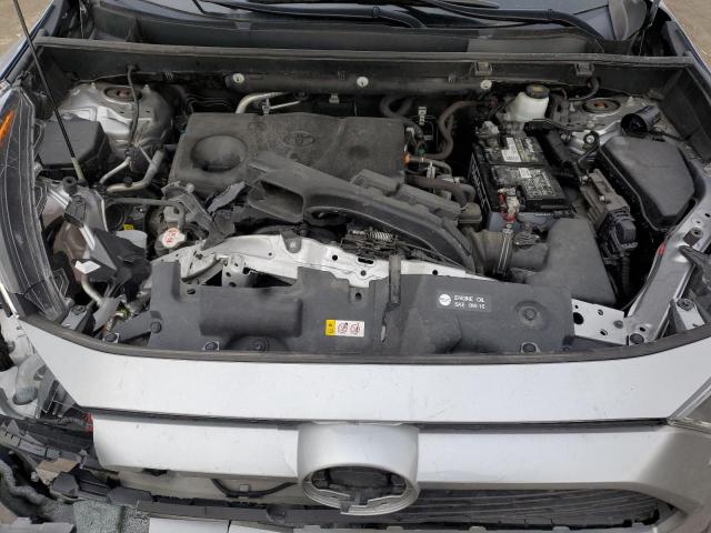 2T3W1RFV9LC044546 - 2020 TOYOTA RAV4 XLE SILVER photo 11