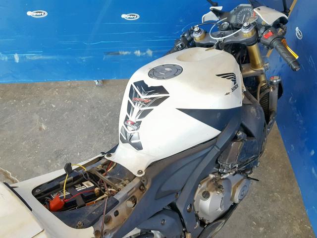 JH2PC37115M202617 - 2005 HONDA CBR600 RR  photo 5