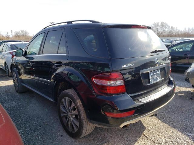 4JGBB8GB1BA661862 - 2011 MERCEDES-BENZ ML 350 4MA BLACK photo 2