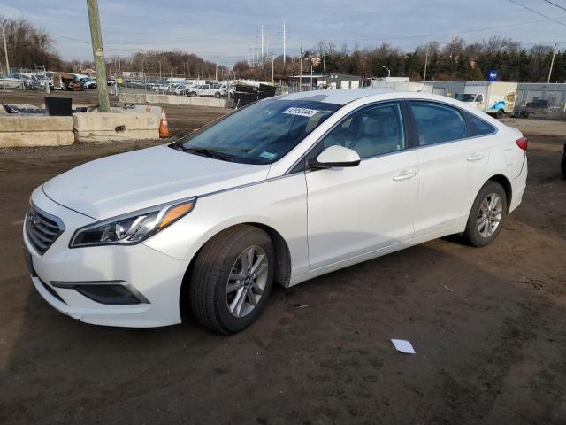 5NPE24AF3HH519794 - 2017 HYUNDAI SONATA SE WHITE photo 1