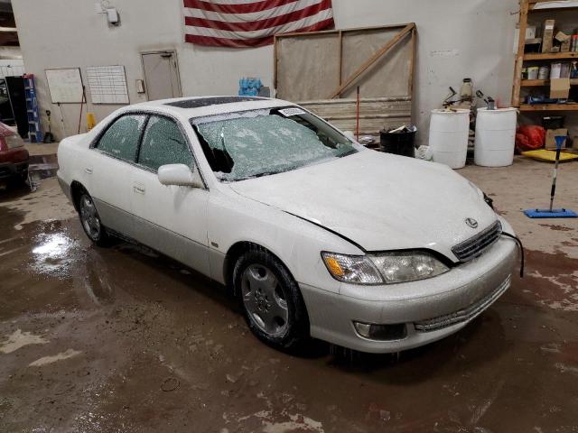 JT8BF28G110316012 - 2001 LEXUS ES 300 WHITE photo 4