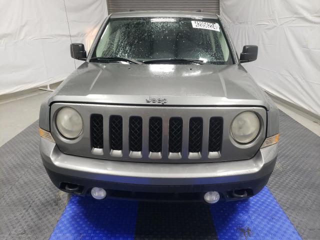 1C4NJRBBXDD249958 - 2013 JEEP PATRIOT SPORT GRAY photo 5